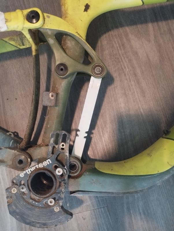 Ajustable fake Shock for MTB service