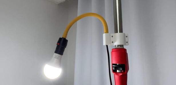 Flexible light mount