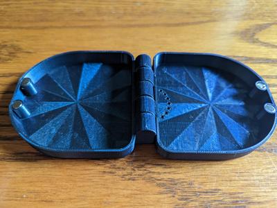 Square Hinged Retainer Case with Magnetic Closure