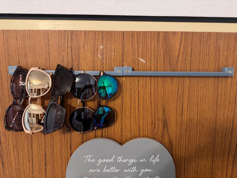 Door glasses holder