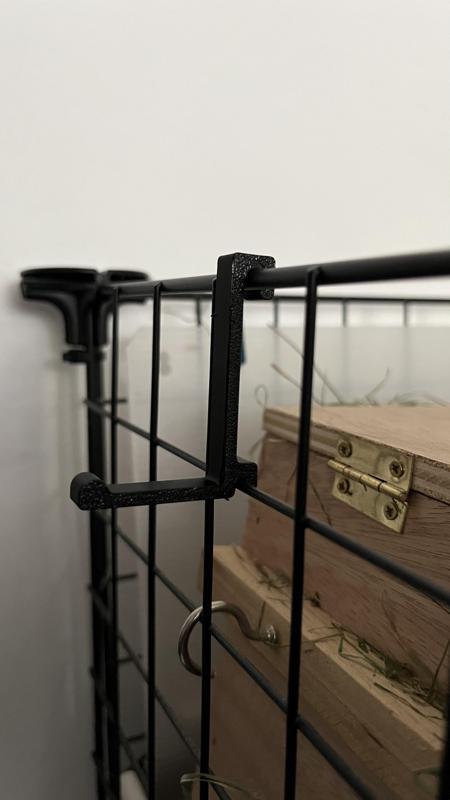 C&C cage hook