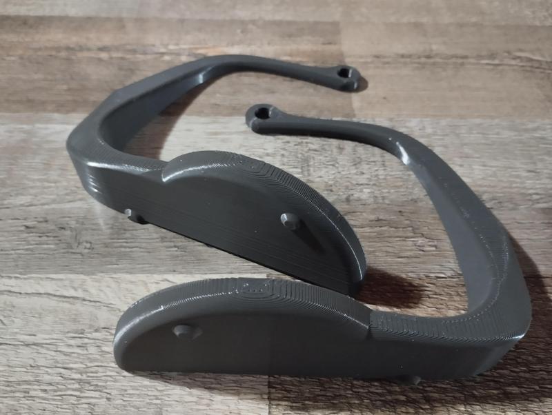 sturdy, easy-to-print, anti-tip/anti-spill cup holder