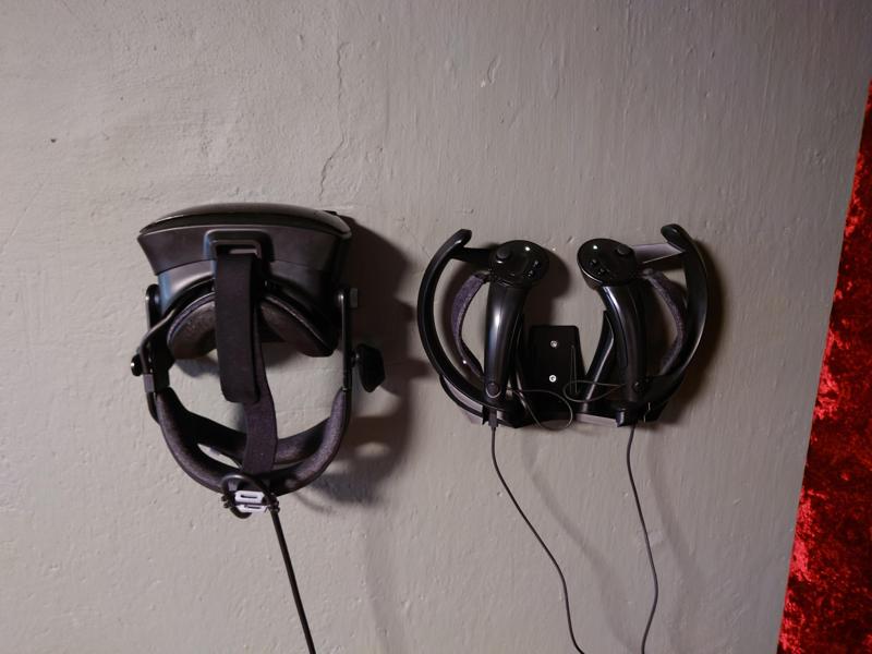 Valve Index HDM + Controllers Wall mount