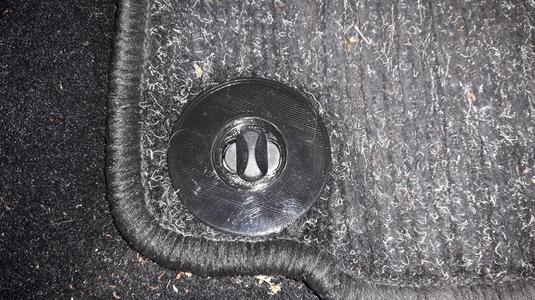 Car mat  replacement clip VW-like / Fussmattenclip  ähnlich VW