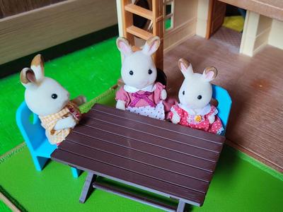 Garden table for Sylvanian families toys.