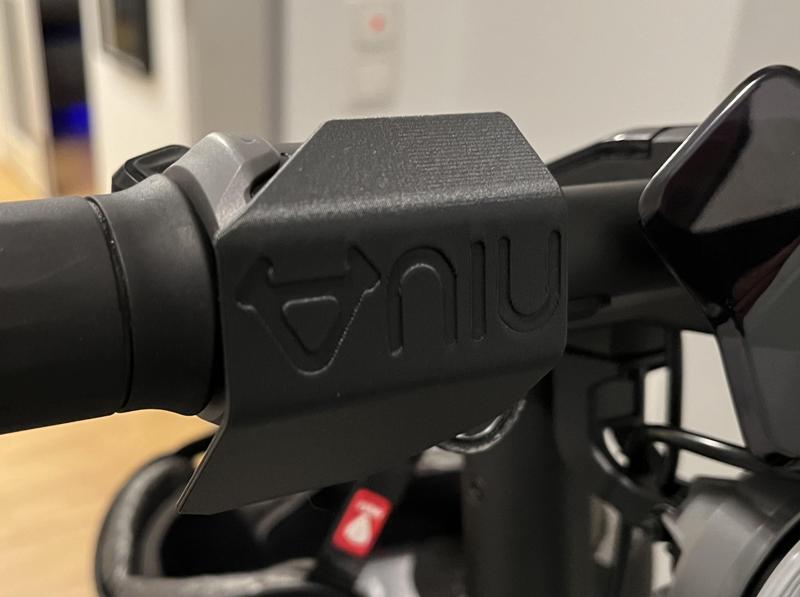 Thumb-Windshield for NIU e scooter handlebar