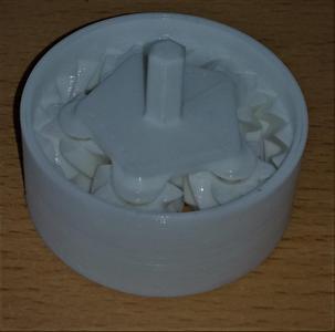 One-piece (no assembly) stackable planetary gear box