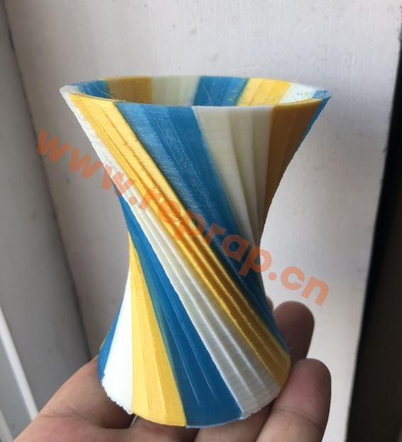 HE3D triple extruder (3in1out) vase (rotate line for hyperbolic curve)