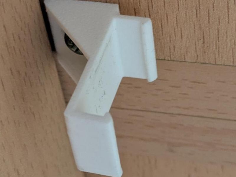 Under-cabinet kitchen lamp holder