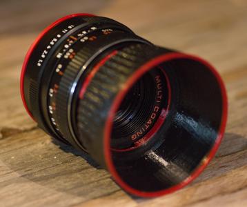Lens hood for a 49 mm filter mount (Pentacon 1.8 / 50 mm)