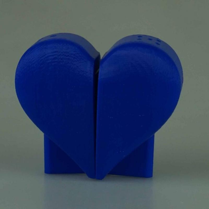 SALT AND PEPPER SHAKER