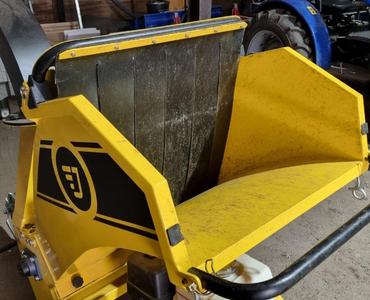 Haecksler H4 Wood Chipper feeding hopper mod