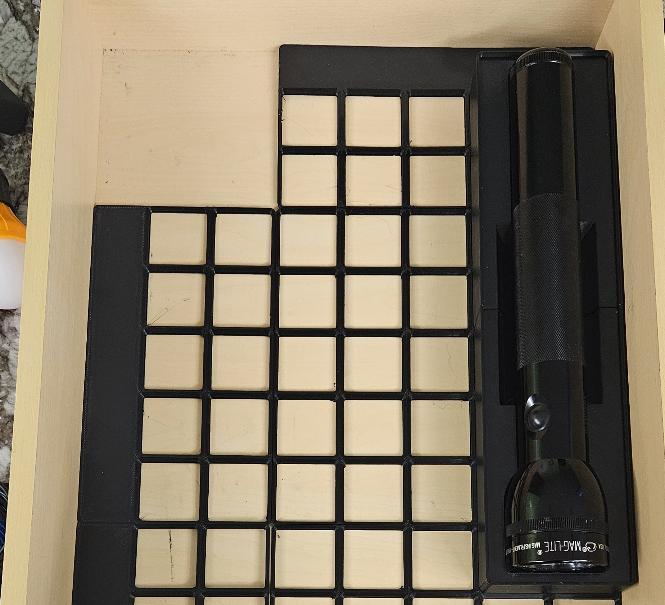 Gridfinity - 2x8 - Maglite 4D Cell Cradle