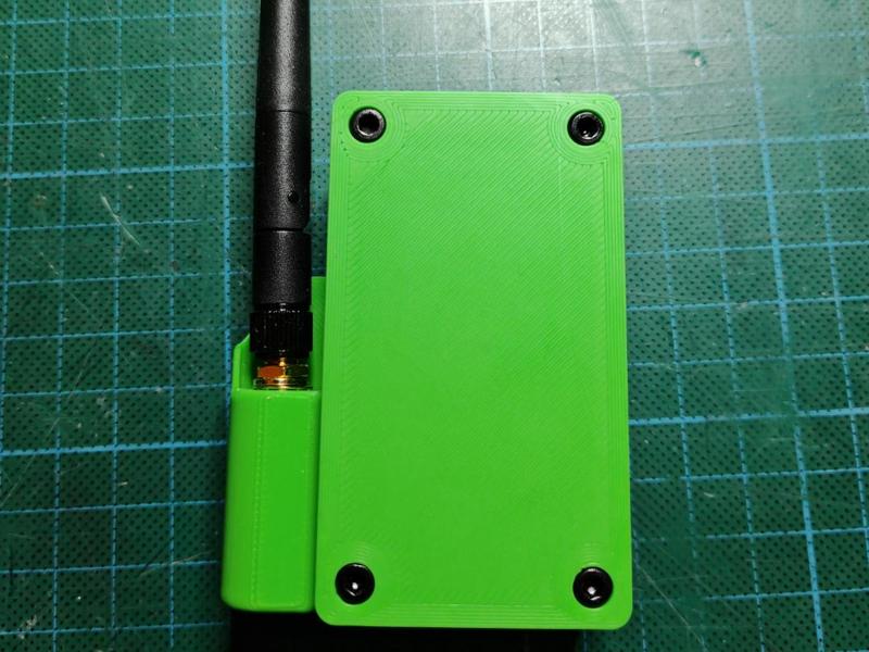 Minimalistic RAK 19007 case (low antenna setup)