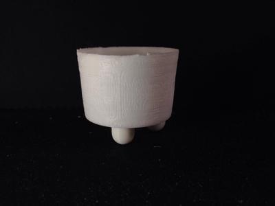 Pottery tripod vessel