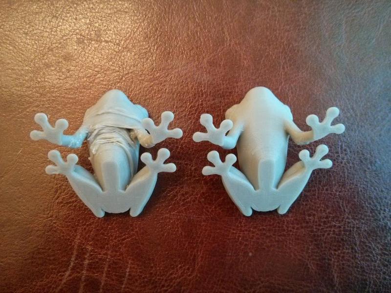 PLA frogs with and without cooling fan (experiment)