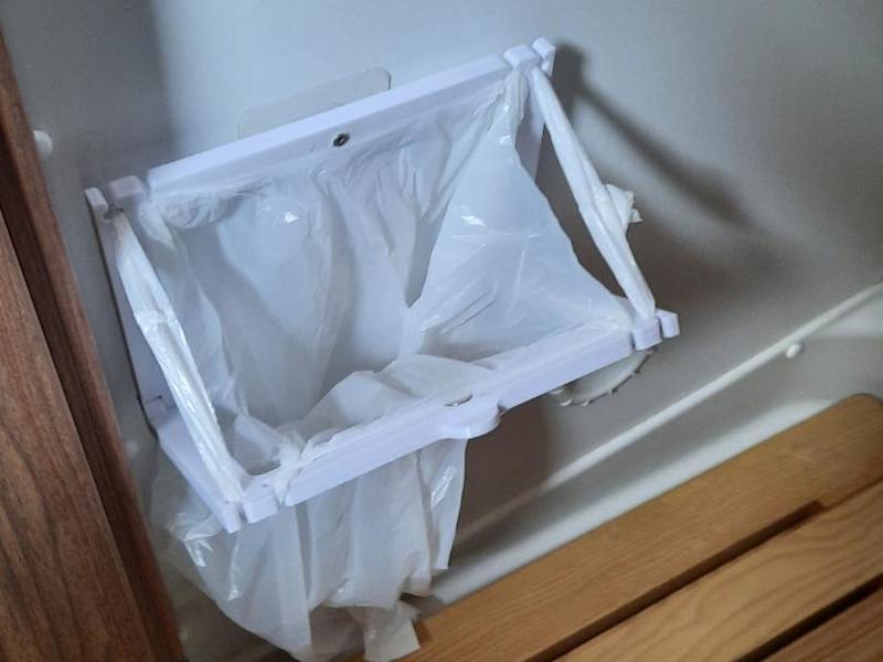 Garbage bag holder