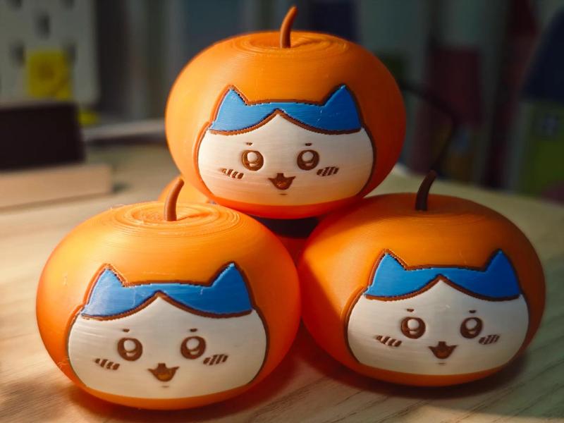 Chiikawa the big orange cat