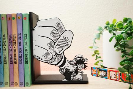 Bookend of Gomu Gomu No Pistol | One Piece Fan Art 👒