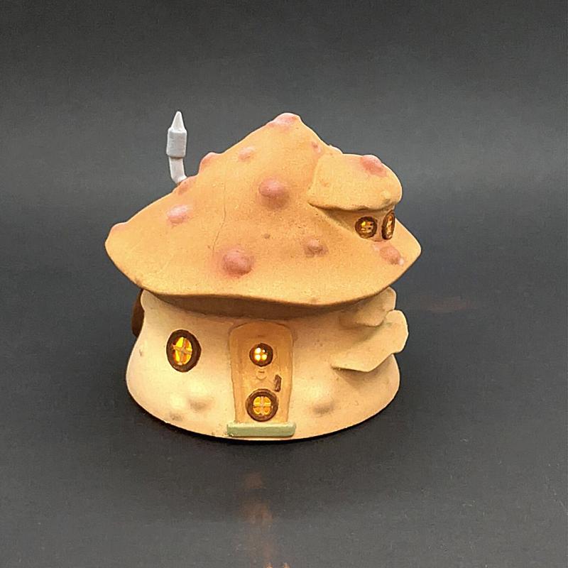 Fantasy Mushroom Cottage With LED Tealight Space
