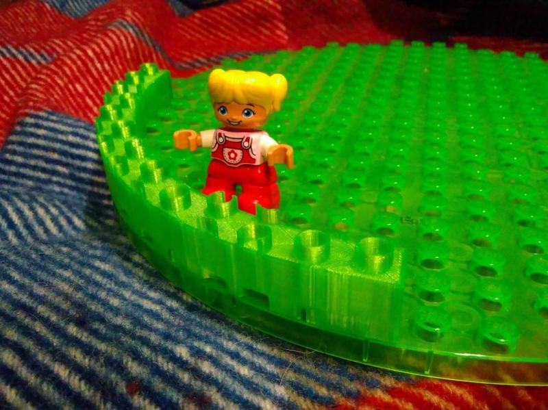 Bauhaus Duplo #5: Round Corner