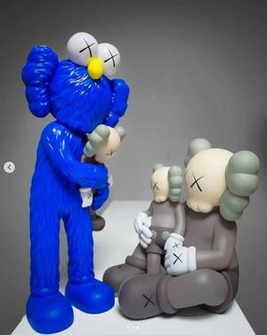 Kaws Changbai Mountain x Take Bundle Art Toy