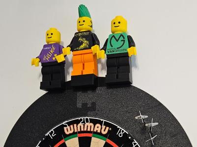 Brick Man Halter Dartboard Surround