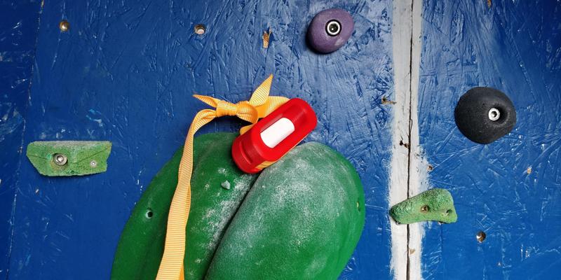 Hangbak - a portable, adjustable hangboard