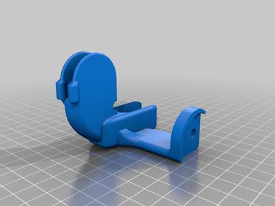 Filament guide and runout sensor bracket