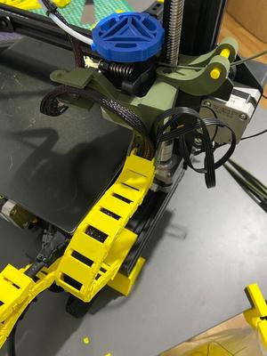 Filament Guide and Cable Chain for Ender 3 v2