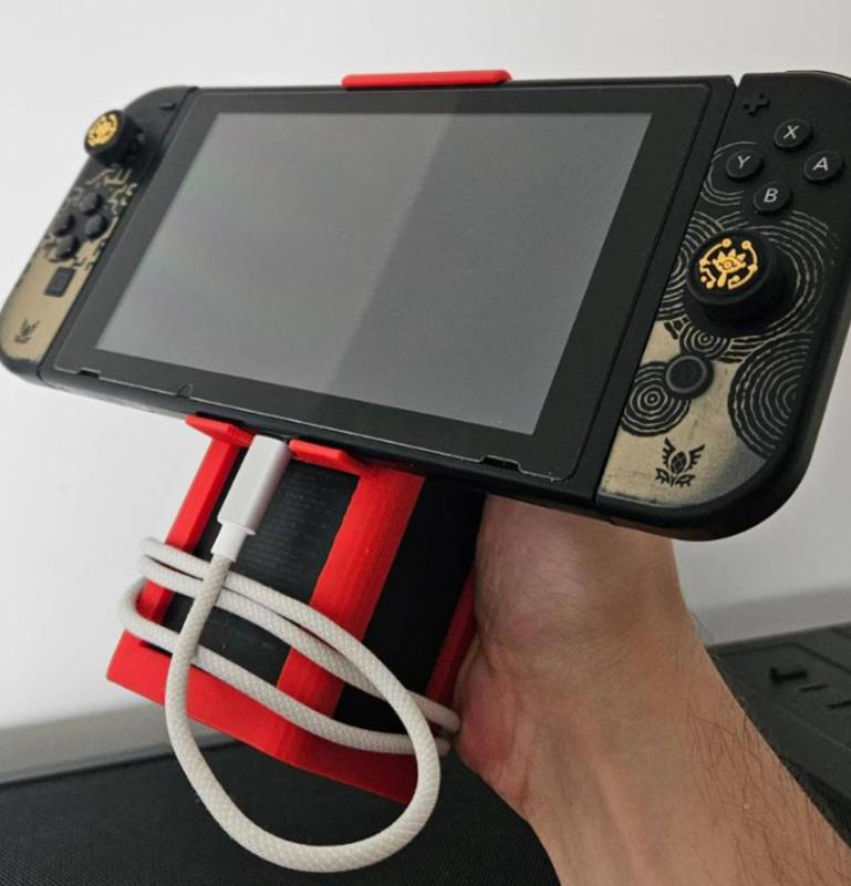 Nintendo Switch clip for Anker 737 battery bank