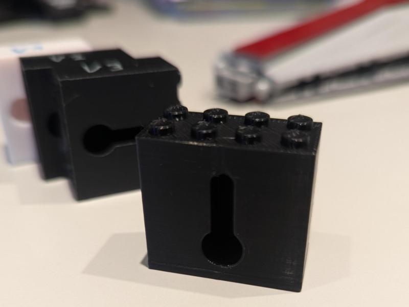 Brick Wall Mount - Keyhole Slot - building block