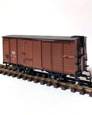 H0m 1000mm narrow gauge boxcar 99-02-25 (1/87 scale)