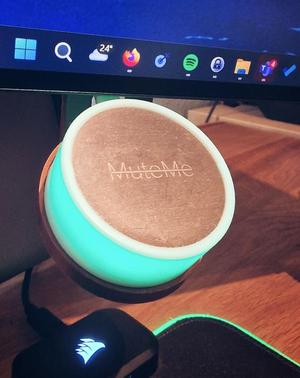 MuteMe - Mount for Display