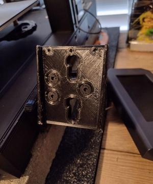 DISPLAY MOUNTING BRACKET ASSY