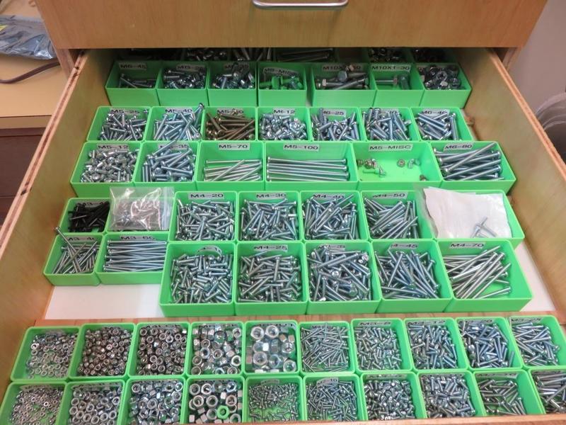 Configurable small storage bins