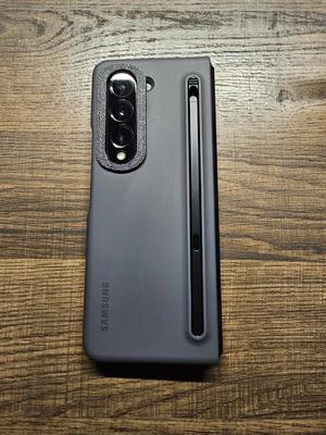 Z Fold 4 Camera Bezel