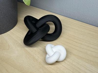 Trefoil Knot Decoration