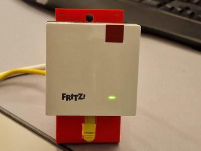 WiFi-Repeater Wall-Socket Stand