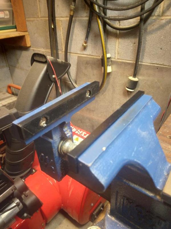 Yost Vise LV-4 Homeowners Vice 4.5 Inch Soft Jaws & Anvil Cover