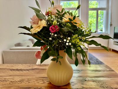 Ribbed Vase for Mother's Day- waterproof