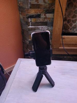 Adjustable tripod phone holder