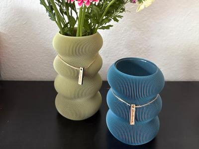 Nami – Wavy Design Vase for Your Home