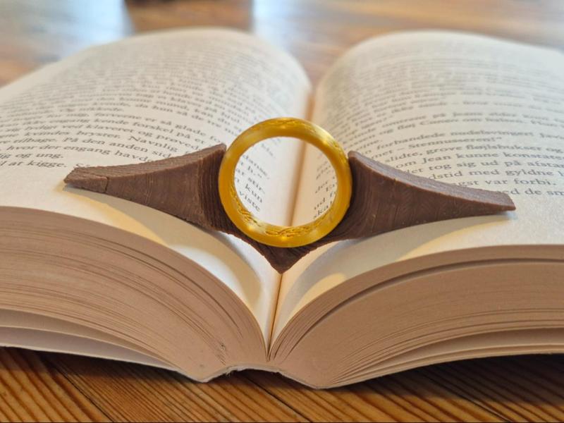 Lord of the Rings - one ring - Book page holder