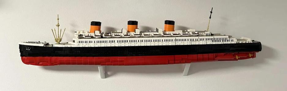 Wall mount for BlueBrixx Queen Mary 102500   