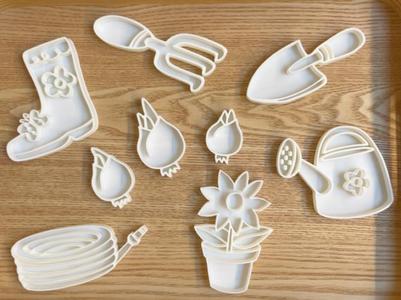 sensory play gardening