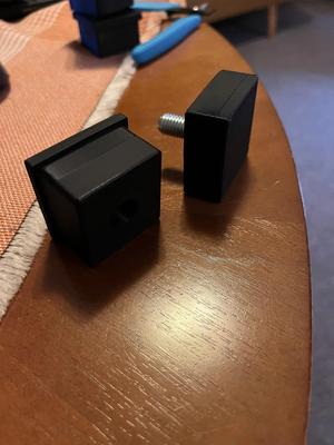 Adjustable leg for 40x40 square pipe