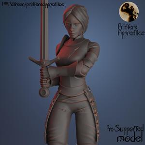 Sword Sister 2 Handed sword |  Pre-supported mini | 30mm |