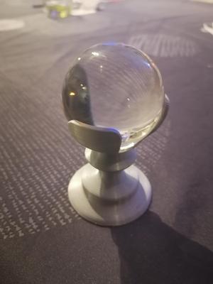 Crystal ball tripod