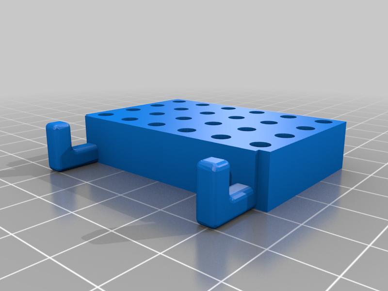 Demel Skâdis Holder(24)